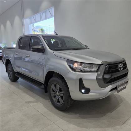 TOYOTA HILUX 2.8 D-4D TURBO DIESEL CD SR 4X4 AUTOMÁTICO